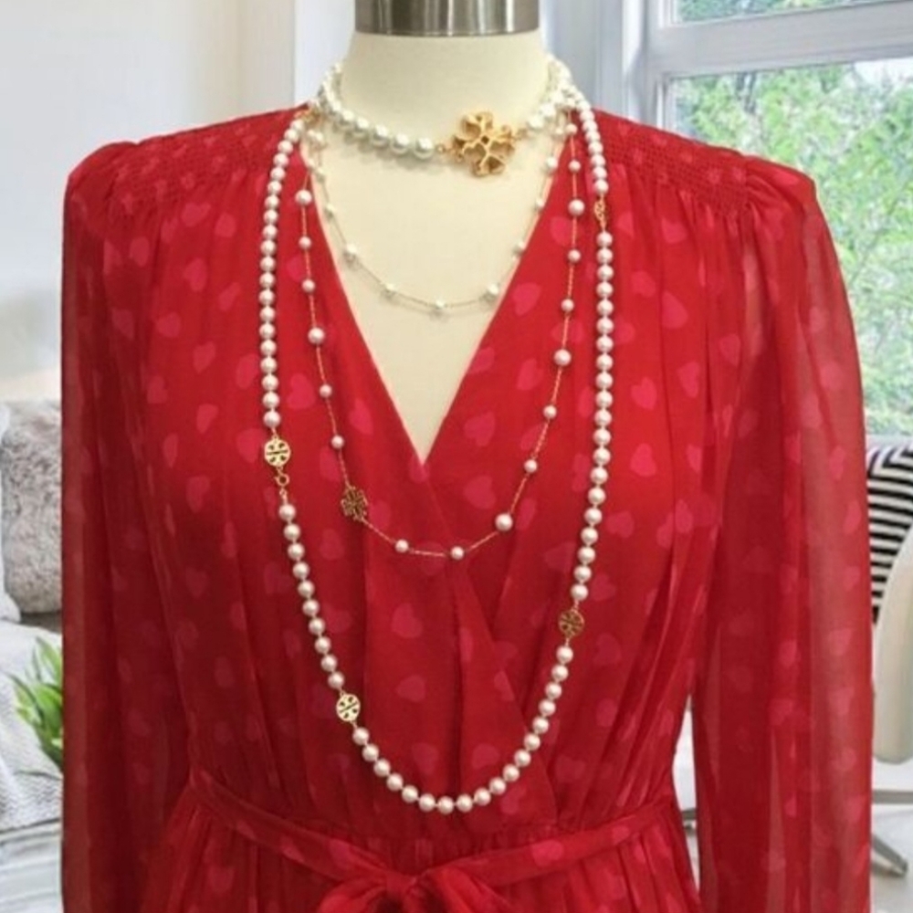 Tory Burch White Pearl Necklace with Gold Details - Picture 3 of 6